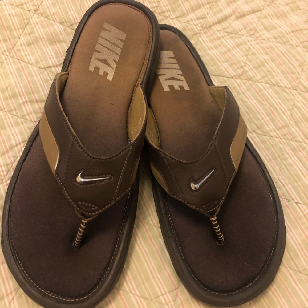 Nike flip flops